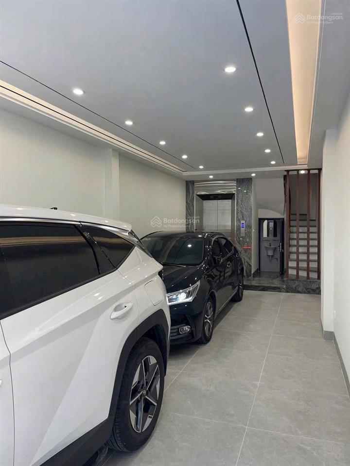 Dt60m2 x 5 tầng. đường ô tô, lô góc thang máy. tuyến ngô gia tựnguyễn văn cừlong biên. 14.5 tỷ