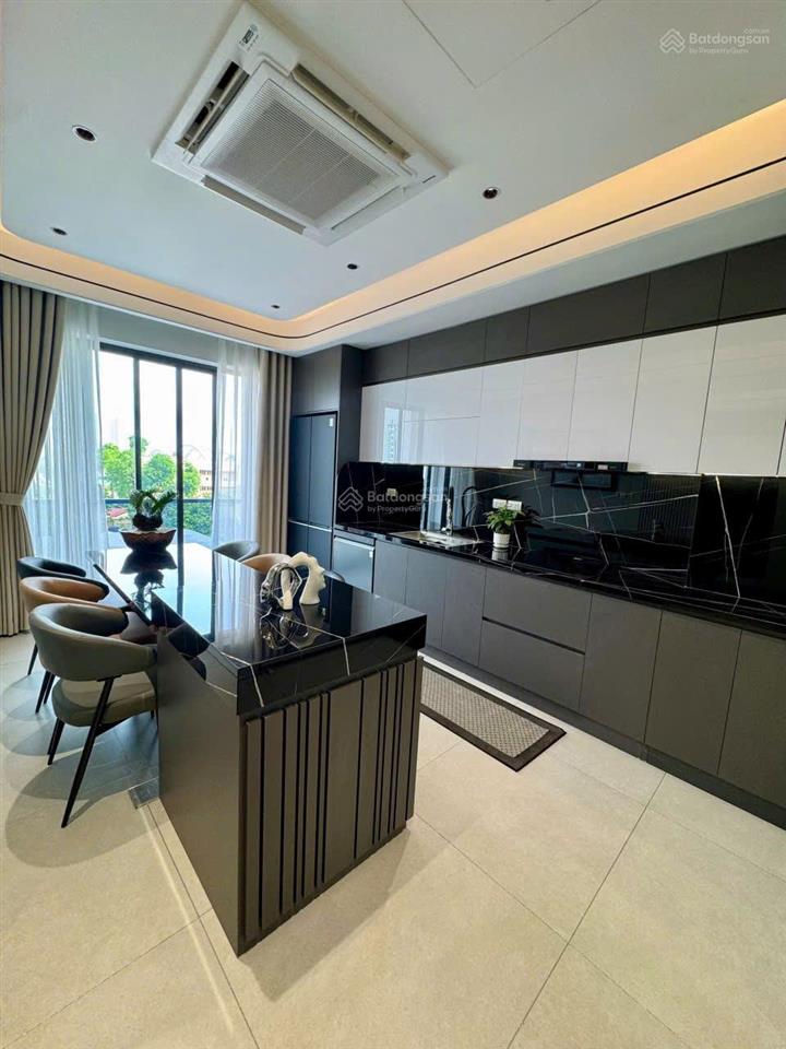 Dt60m2 x 5 tầng. đường ô tô, lô góc thang máy. tuyến ngô gia tựnguyễn văn cừlong biên. 14.5 tỷ