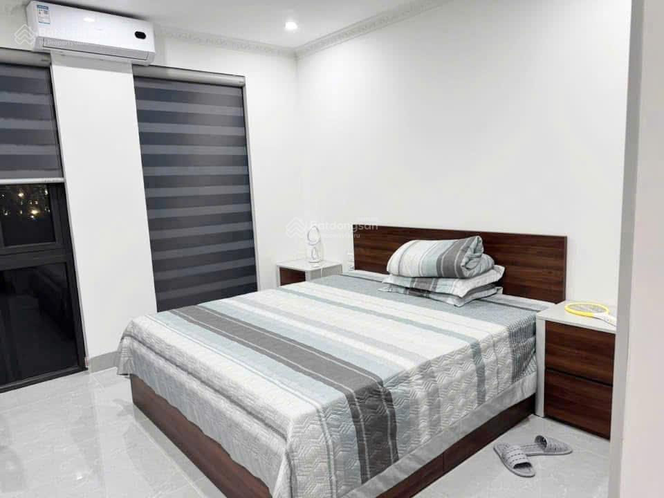 Nhà 5 tầng 70m2 lô góc ô tô thông, gần aeon công viên sân golf. gần cầu vĩnh tuy long biên. 14.8 tỷ