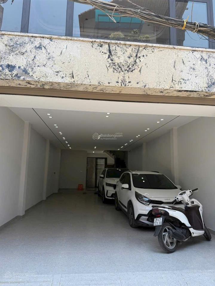 Nhà 5 tầng thang máy. lô góc, ô tô vào, gần aeon gần trường học. gần cầu vĩnh tuy long biên 13.6 tỷ