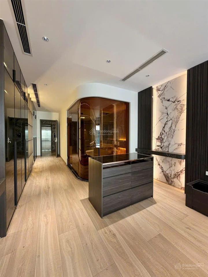 Nhà mới long biên  phố trạm  cầu vĩnh tuy  5 tầng x 60m², gara ô tô, gần aeon mall. giá 16.5 tỷ