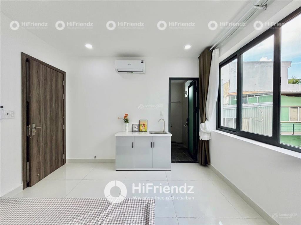 Phòng studio cửa sổ trời full nội thất mới thuận tiện di chuyển qua các quận trung tâm , nhà ga t3
