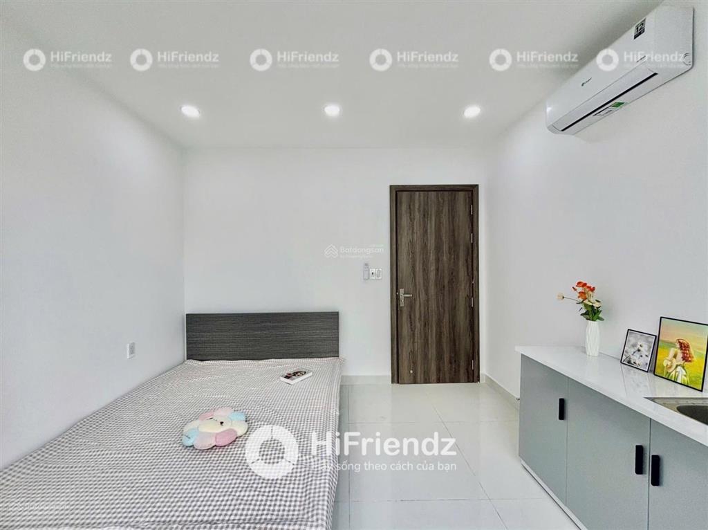 Phòng studio cửa sổ trời full nội thất mới thuận tiện di chuyển qua các quận trung tâm , nhà ga t3