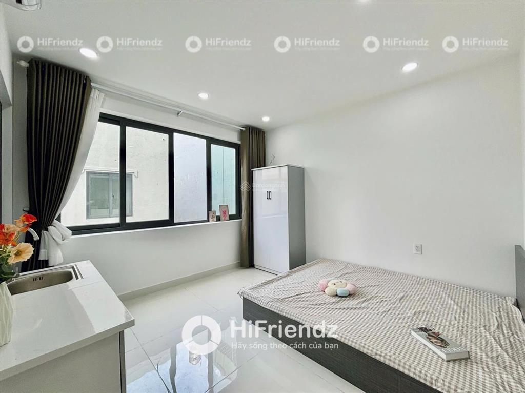 Phòng studio cửa sổ trời full nội thất mới thuận tiện di chuyển qua các quận trung tâm , nhà ga t3