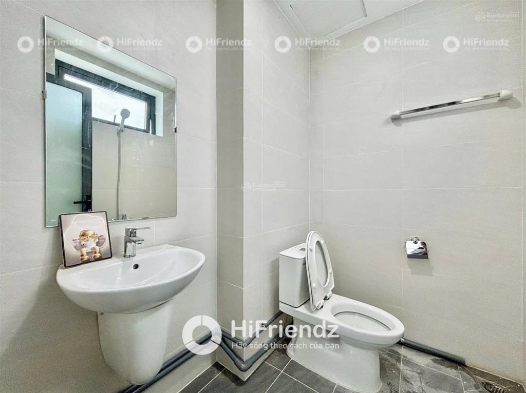 Phòng studio cửa sổ trời full nội thất mới thuận tiện di chuyển qua các quận trung tâm , nhà ga t3