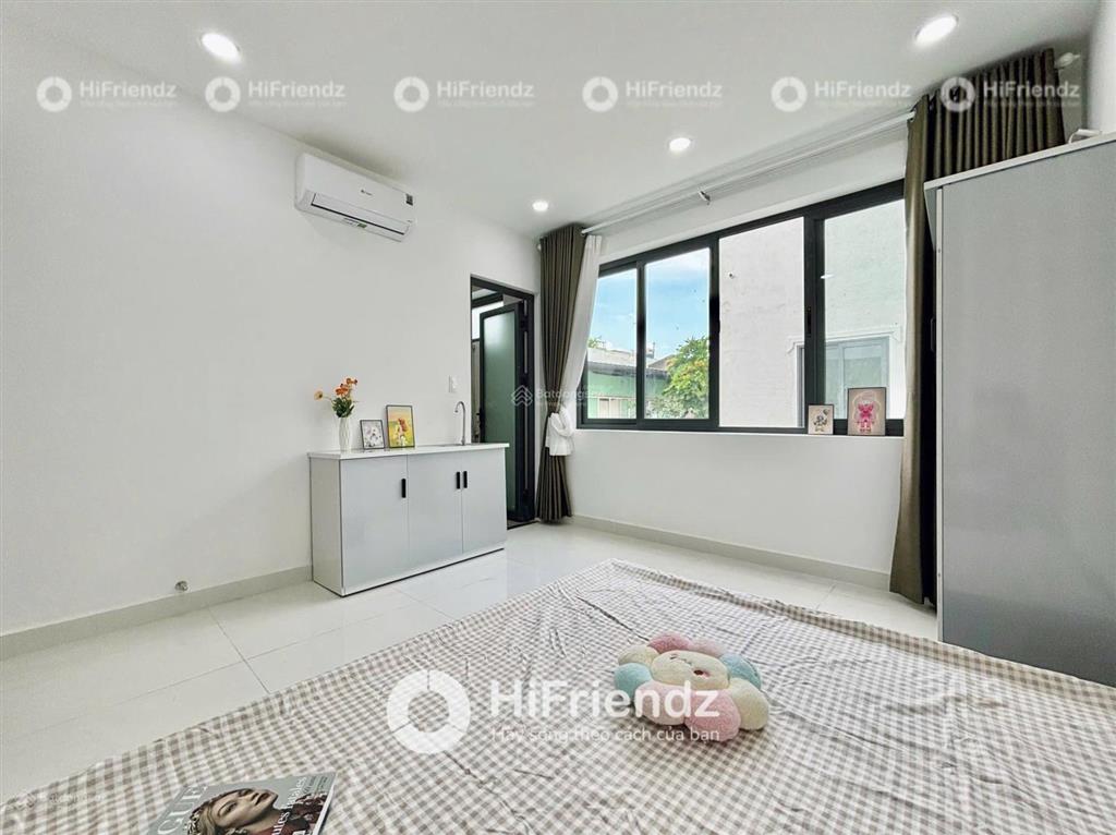 Phòng studio cửa sổ trời full nội thất mới thuận tiện di chuyển qua các quận trung tâm , nhà ga t3