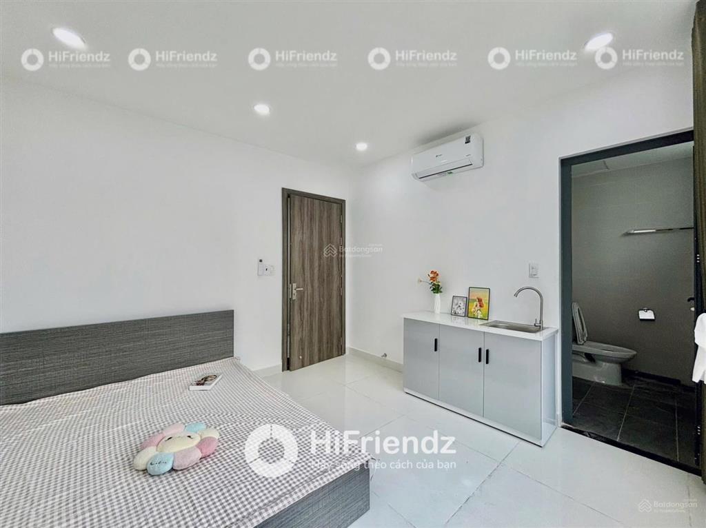 Phòng studio cửa sổ trời full nội thất mới thuận tiện di chuyển qua các quận trung tâm , nhà ga t3