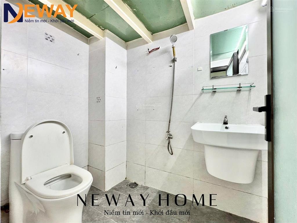 Phòng trọ gác cao 1m8 full nội thất , toà nhà có thang máy , giờ giấc tự do , không chung chủ
