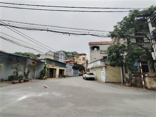 Chỉ việc xách valy về ở đón tết nhà mới  đẹp  ở ngay  3pn  dân xây  ô tô  sân để xe rộng