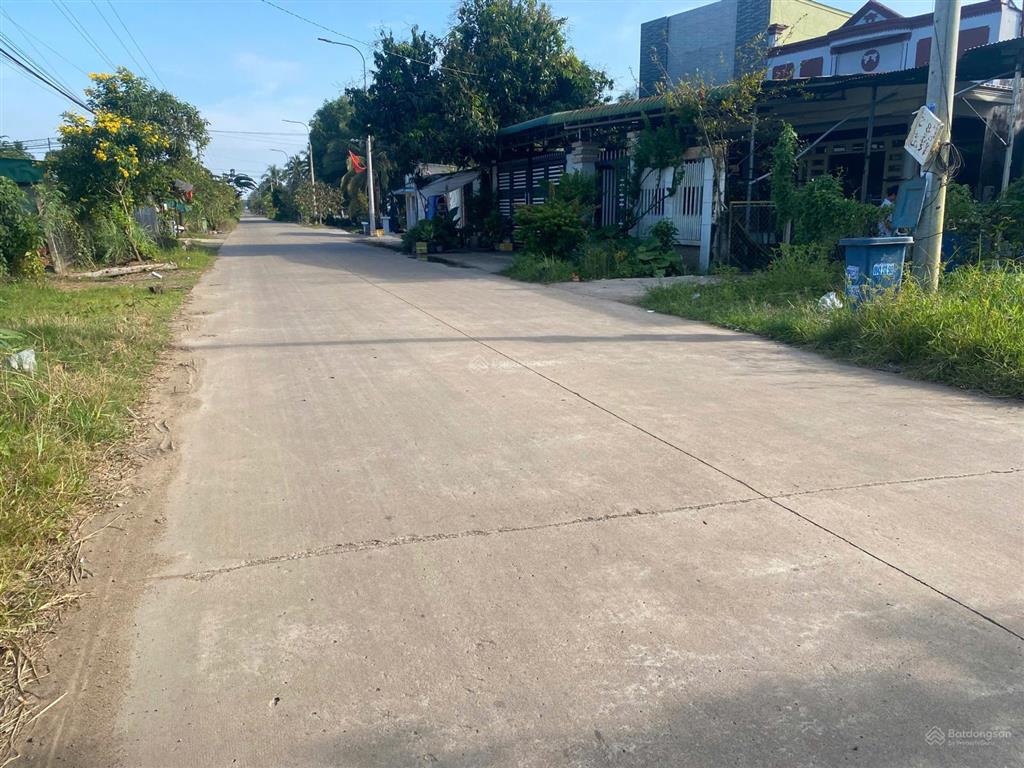 Bán lô đất ở mặt tiền đường làng thương 266m2 dân cư ở đông đúc,cach ql 20 khoảng 1,2km,1,4 tỷ