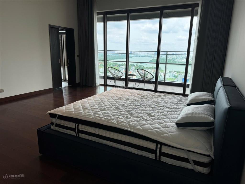 Cho thuê căn hộ define giá tốt 4pn6wc 325m2 hồ bơi riêng, thang máy riêng 145 triệu/tháng