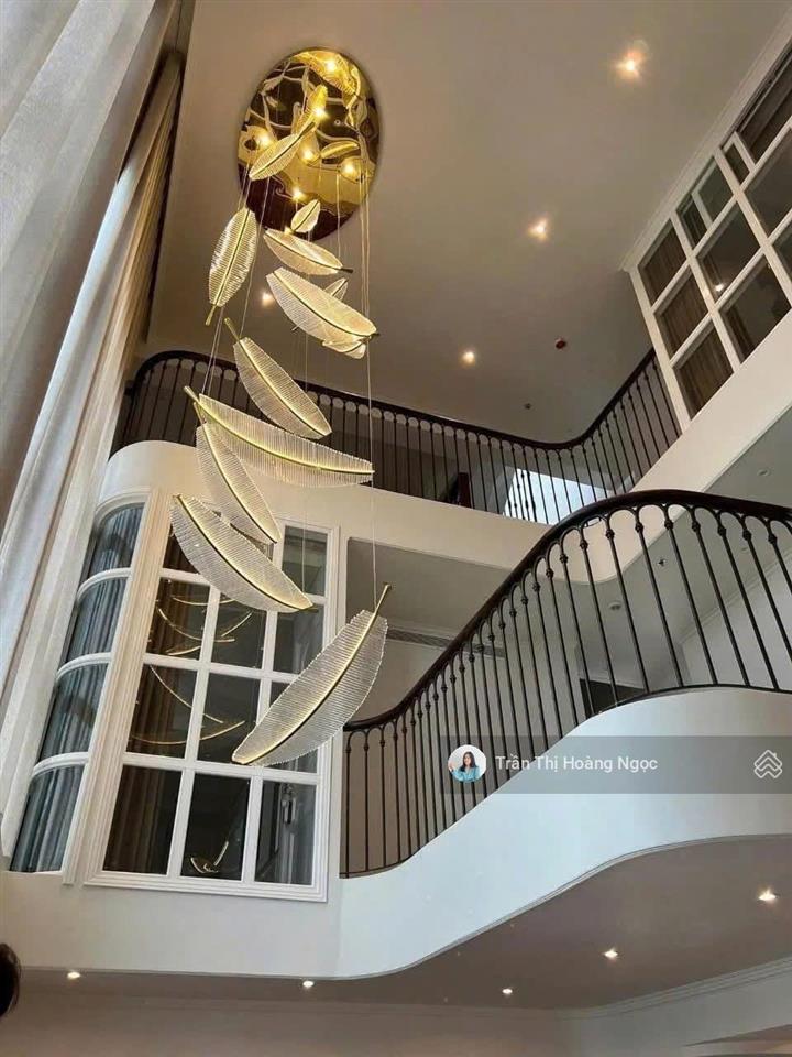 Cho thuê penthouse q2 thảo điền 4pn5wc + sân vườn 260 triệu