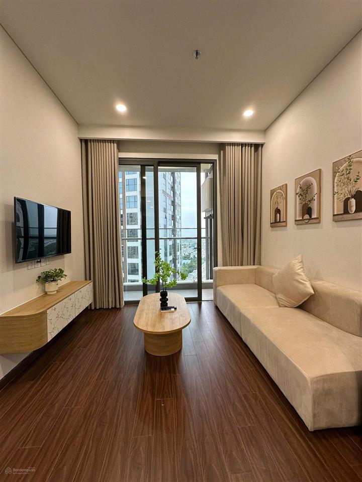 Cần bán 2 ngủ +, góc , tòa h3 masteri water front, 5,2 tỷ, tầng trung, view thoáng, sẵn sổ, gần hồ