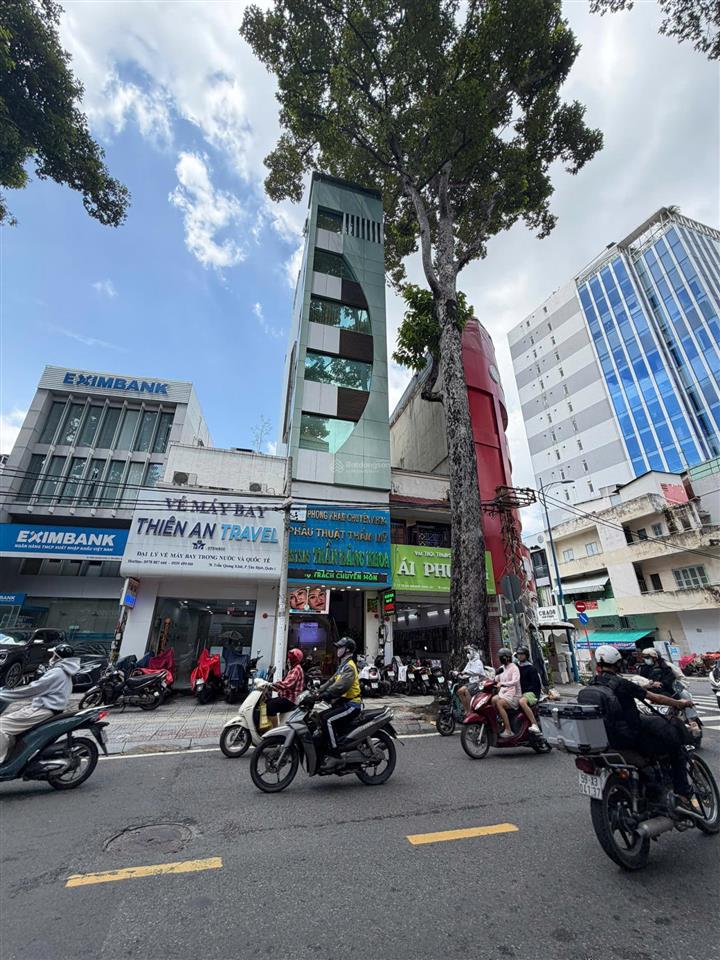 Toà nhà mặt tiền trần quang khải p.tân định q1 dt 4x16m kết cấu 8 tầng hđt 3000$ giá bán 35 tỷ