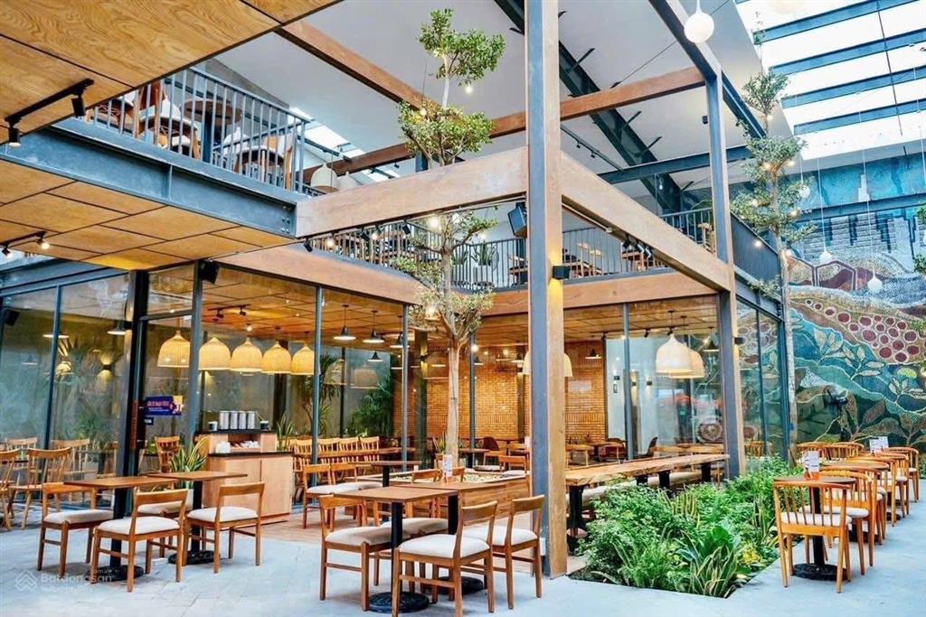 Cho thuê nhà mặt tiền cao thắng, quận 10 (đối diện hà đô centrosa)