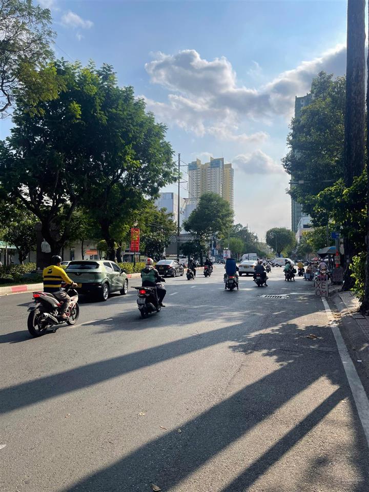 Cho thuê nhà mt hồng bàng quận 5