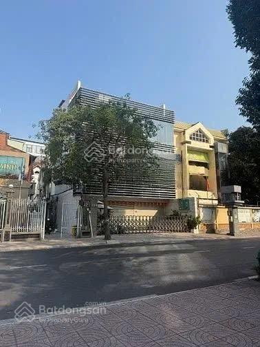 Cho thuê toà nhà mặt tiền 12m võ thị sáu quận 3