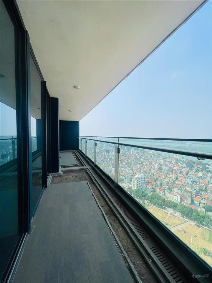 Một trong số ít 1 căn 123m2  2pn tòa golden river nguyên bản cđt em cần bán giá tốt.  0987 448 ***
