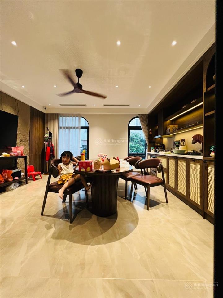 Giảm chào 3 tỷ  bán nhà phố hoàng văn thái  thanh xuân  50m  mt 5,5m  7t thang máy  11, x tỷ