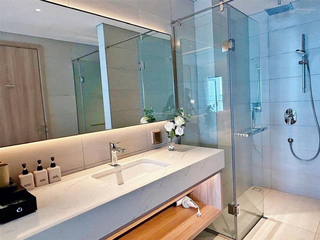 Bán gấp căn hộ 1pn alacarte hạ long view thành phố cực đẹp 55,9m2 giá chỉ 2,7 tỷ