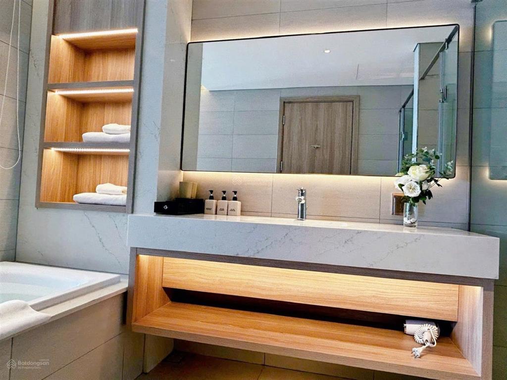 Bán gấp căn hộ 1pn alacarte hạ long view thành phố cực đẹp 55,9m2 giá chỉ 2,7 tỷ