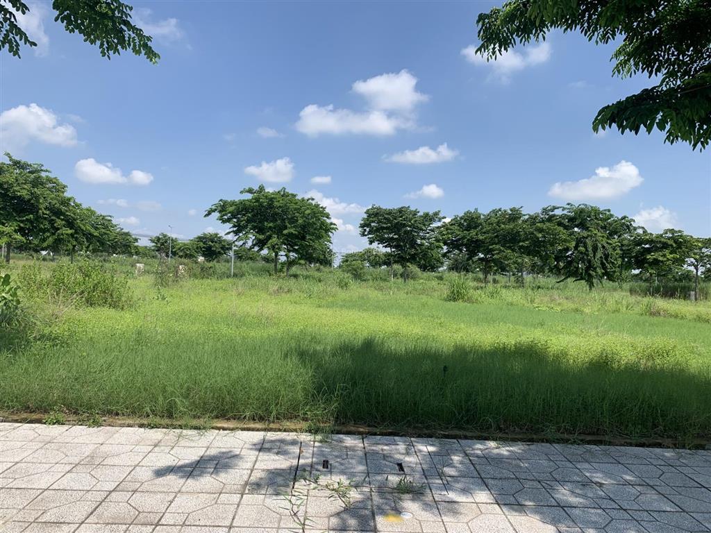 Đất nền mặt tiền đường 823d liền kề vinhomes sg park, có shr, công chứng ngay