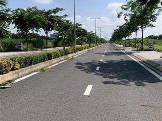 Đất nền mặt tiền đường 823d liền kề vinhomes sg park, có shr, công chứng ngay