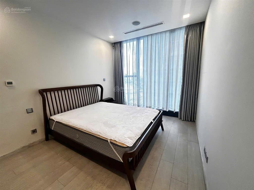Cho thuê căn hộ dự án vinhomes golden river  1pn