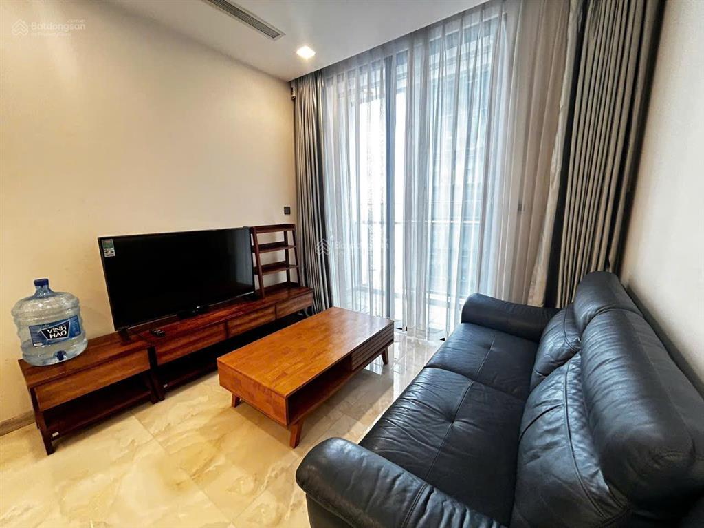 Cho thuê căn hộ dự án vinhomes golden river  1pn