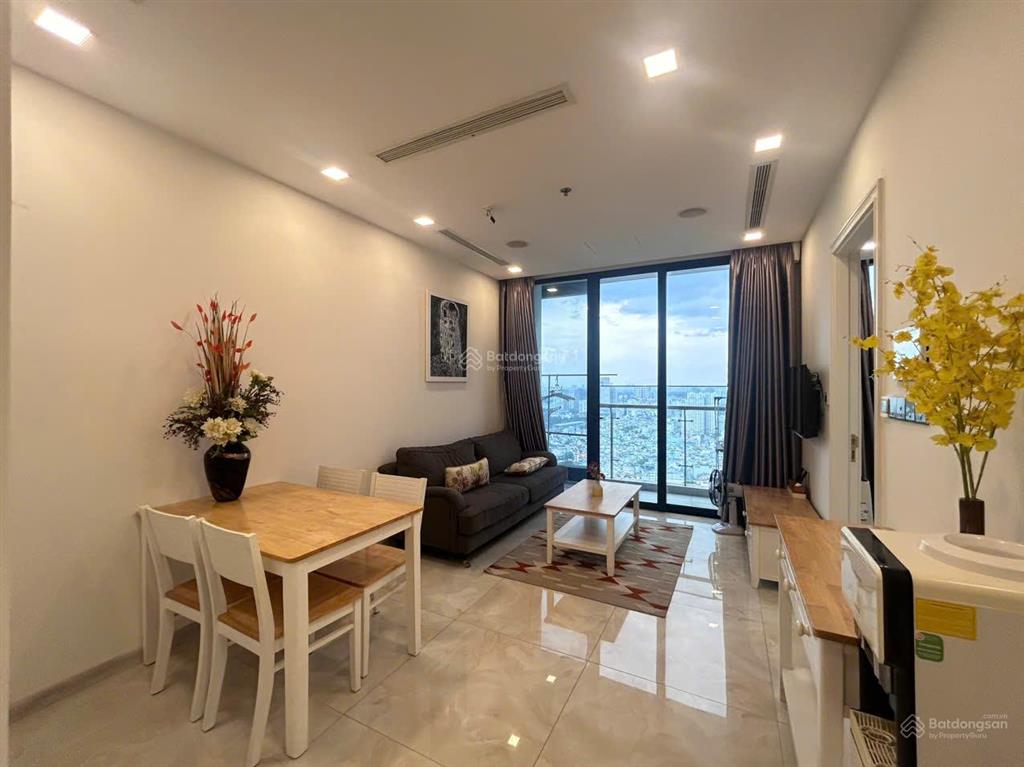 For rent  vinhomes golden river  2br