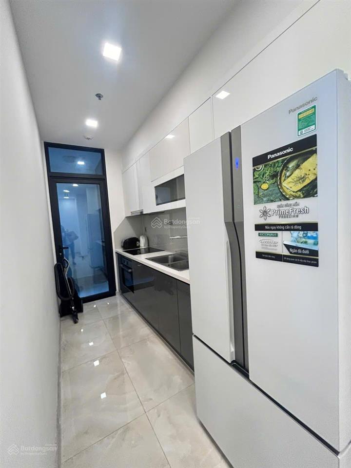 For rent  vinhomes golden river  2br