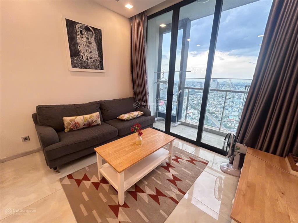For rent  vinhomes golden river  2br
