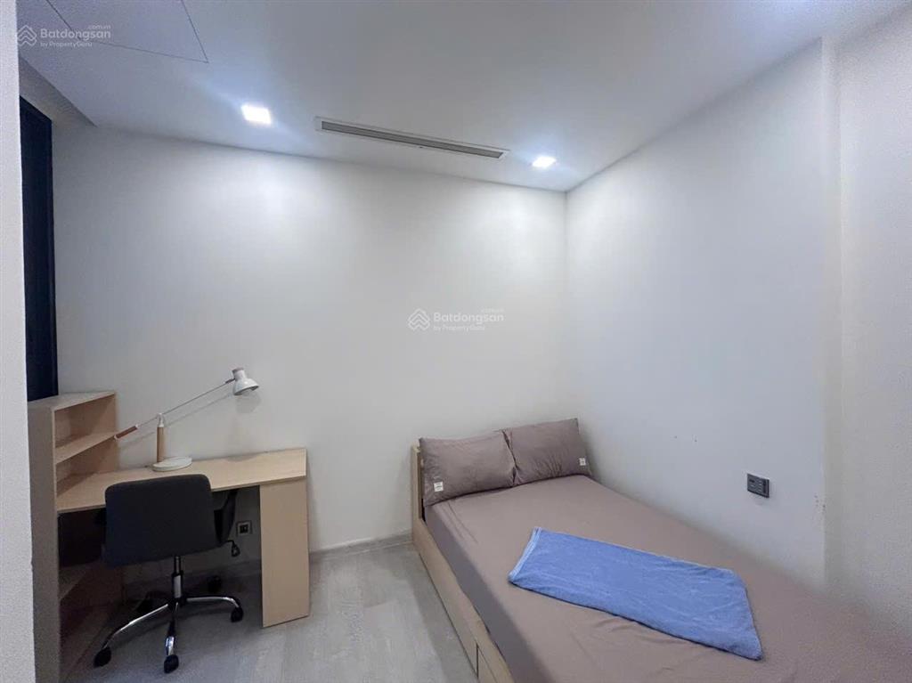 For rent  vinhomes golden river  2br