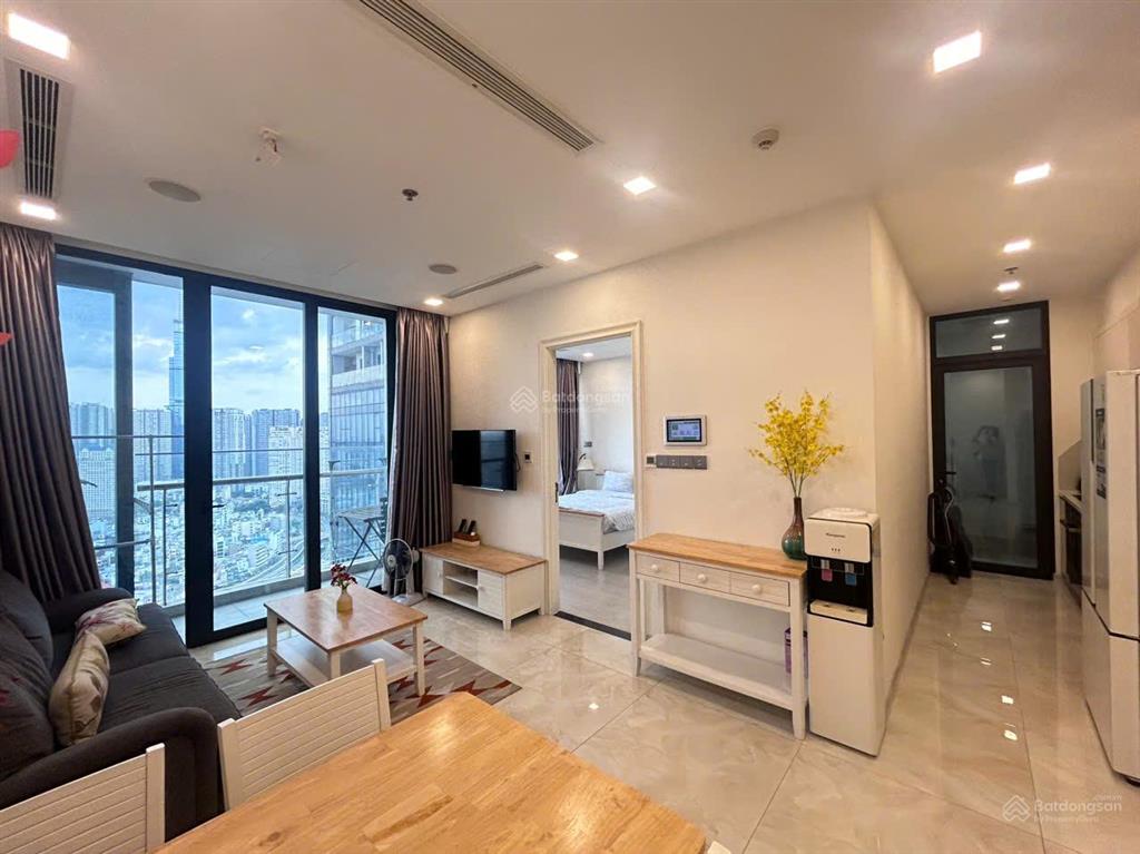 For rent  vinhomes golden river  2br