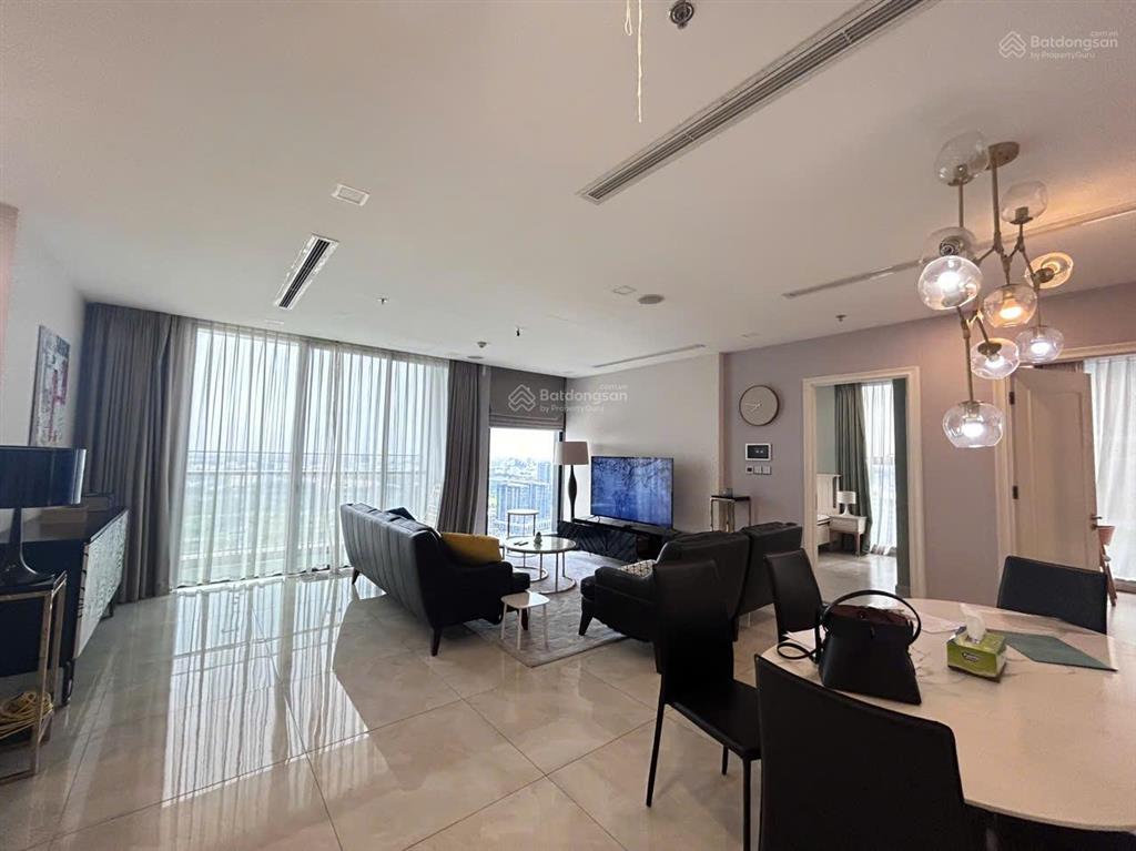 Cho thuê  vinhomes golden river  3 phòng ngủ view sông, phòng khách rất rộng