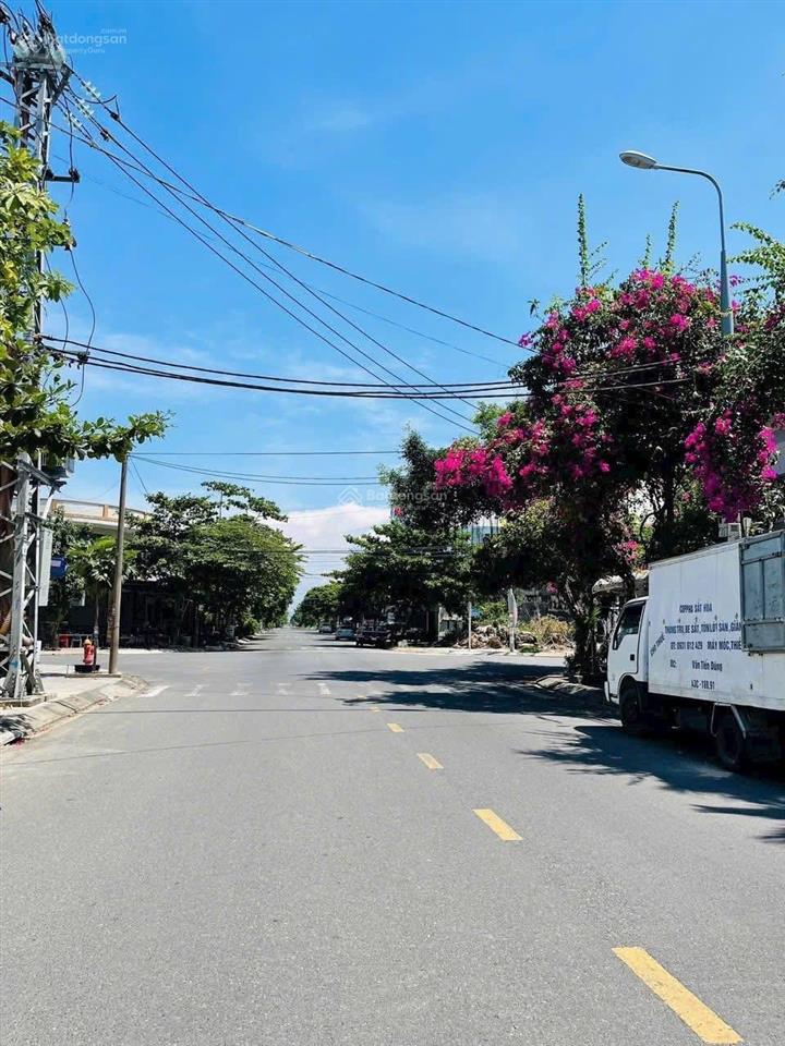 Văn tiến dũng(10m5) lề5m.sát chung cư hoà xuân
b2.7 lô 10 vị trí buôn bán kinh doanh