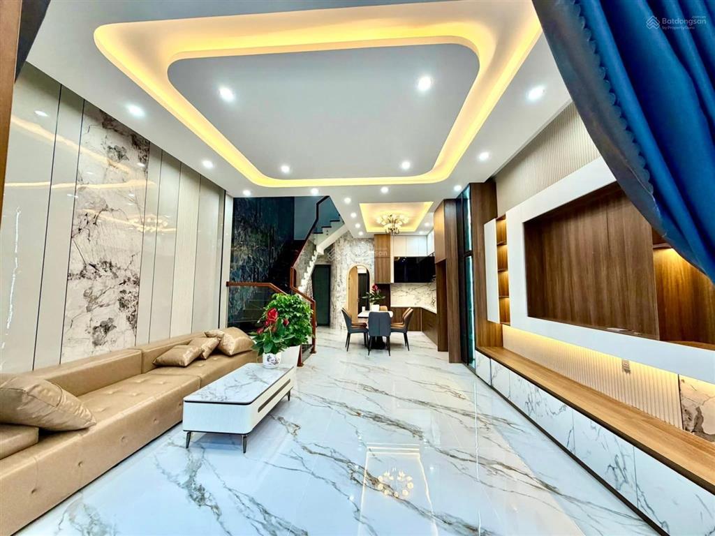  chào bán siêu phẩm nhà tân cổ điển
 nhà 3 tầng 3 mê kiều sơn đen hoà xuân sát ngã 4 thoáng mát