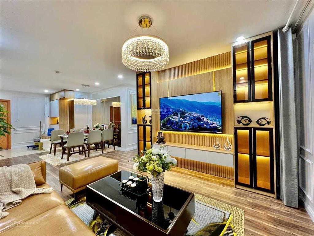 Hiếm duy nhất 1 căn golden park 100m2, 3pn, 2wc đủ đồ, giá 20tr/tháng. 0355965'987
