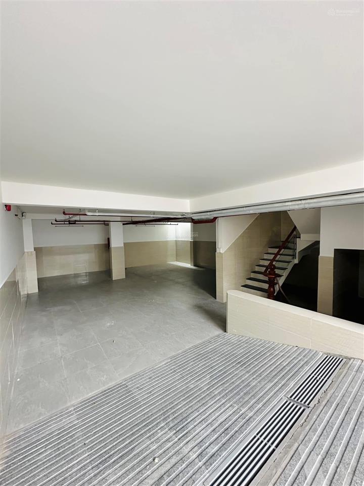 Chủ ngộp cần ra gấp  nhà 5 tầng hoàng diệu 2  chỉ 4.9 tỷ