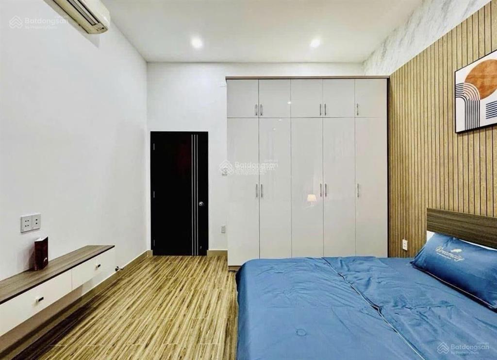 Một căn  nằm ngay tuyến đường cực đẹp nguyễn thị tần gần chợ rạch ông