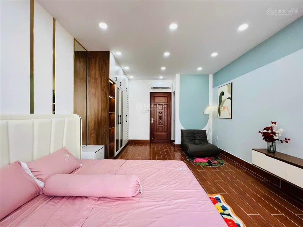 Giảm mạnh 300tr! ô tô ngủ trong nhà đường trần hưng đạo, quận 1