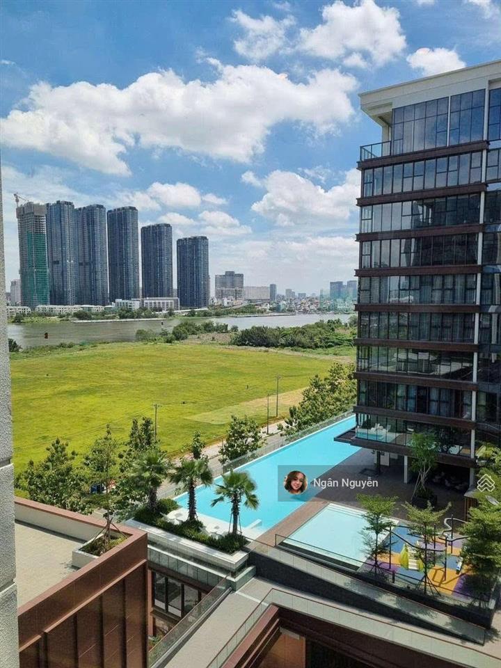 Căn hộ 2 pn, 2wc  69.57 m2, view hồ bơi + sông sg, tầng trung tại the galleria, giá 25 tỷ