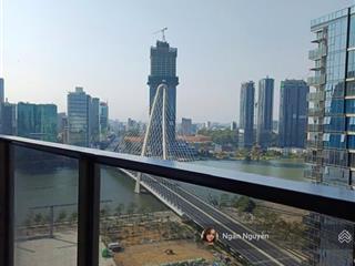 Căn nhỏ mà ban công lớn view đẹp cho ai muốn chill. the opera 1pn 54.89m2, view sông q1 + cầu bason