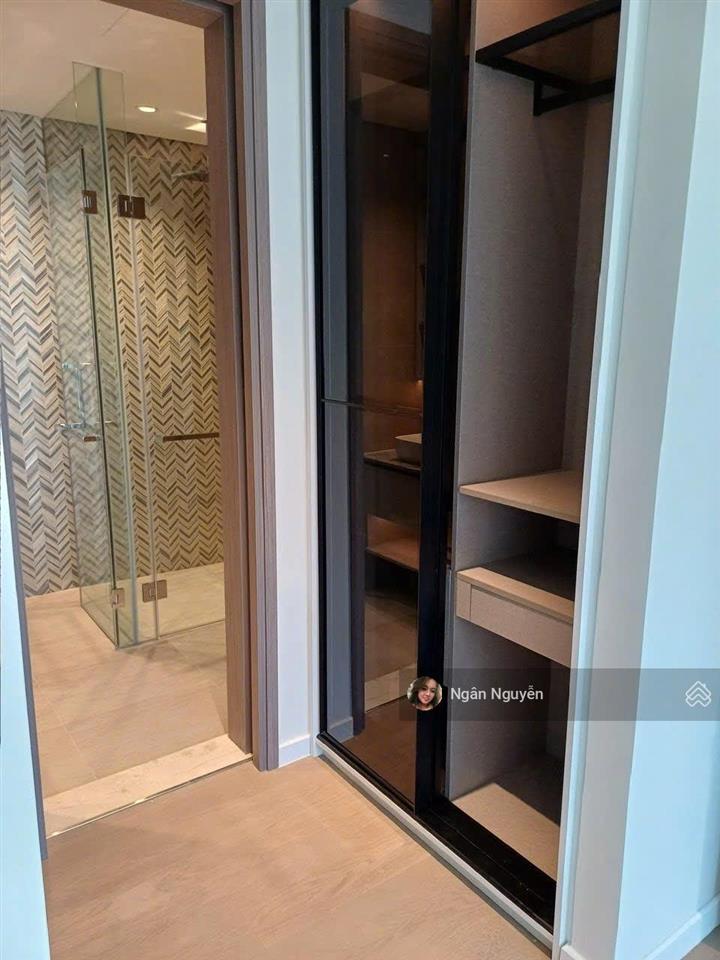 Căn nhỏ mà ban công lớn view đẹp cho ai muốn chill. the opera 1pn 54,89m2, view sông q1 + cầu bason