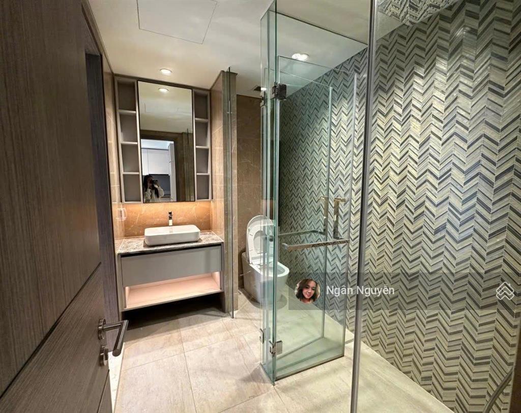 Căn nhỏ mà ban công lớn view đẹp cho ai muốn chill. the opera 1pn 54,89m2, view sông q1 + cầu bason