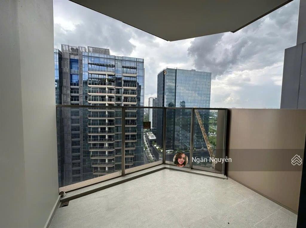 Căn nhỏ mà ban công lớn view đẹp cho ai muốn chill. the opera 1pn 54,89m2, view sông q1 + cầu bason