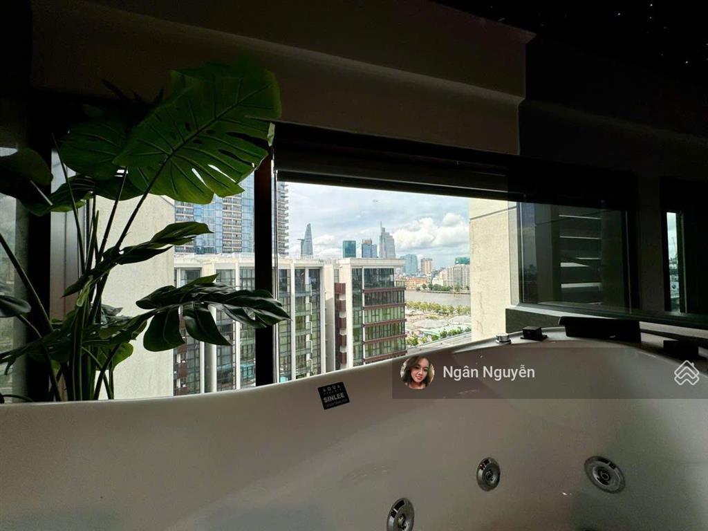 Diện tích khủng, view đẹp, tâng cao. the galleria 3 pn  140 m2. view sông + cầu bason + quận 1.