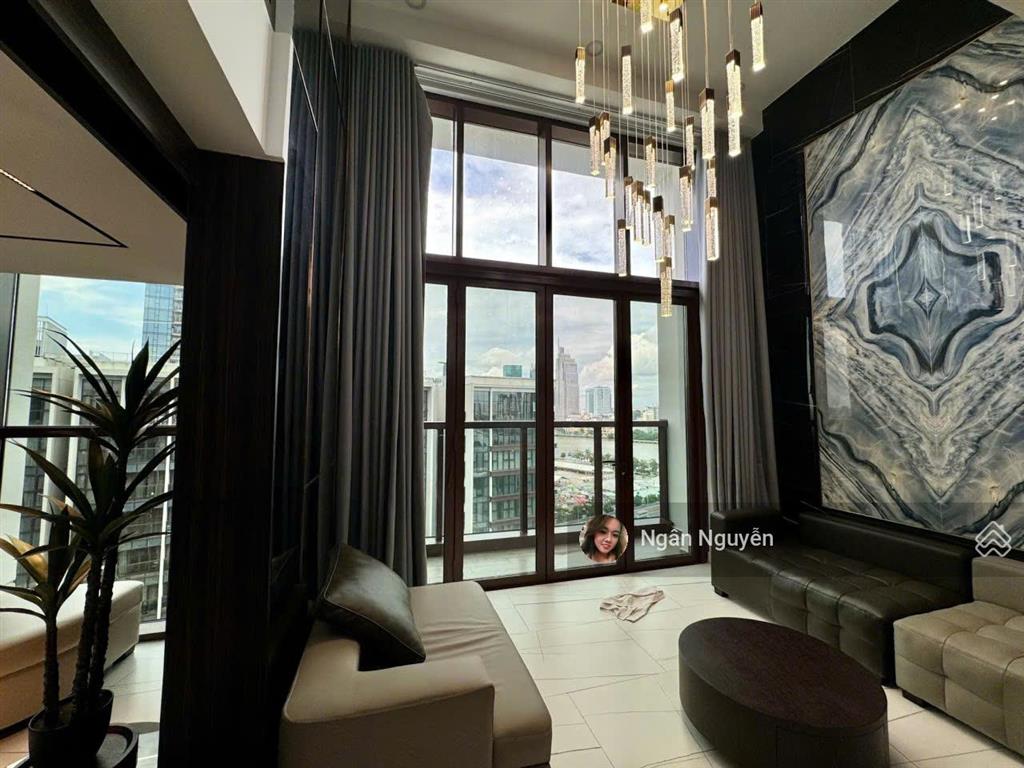 Diện tích khủng, view đẹp, tâng cao. the galleria 3 pn  140 m2. view sông + cầu bason + quận 1.