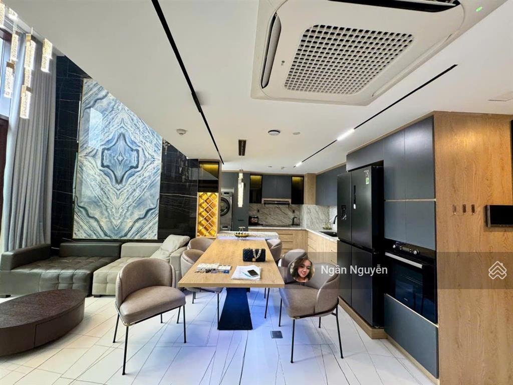 Diện tích khủng, view đẹp, tâng cao. the galleria 3 pn  140 m2. view sông + cầu bason + quận 1.