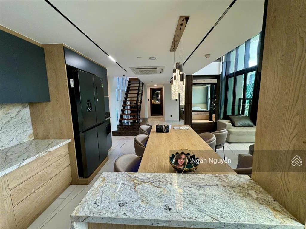 Diện tích khủng, view đẹp, tâng cao. the galleria 3 pn  140 m2. view sông + cầu bason + quận 1.
